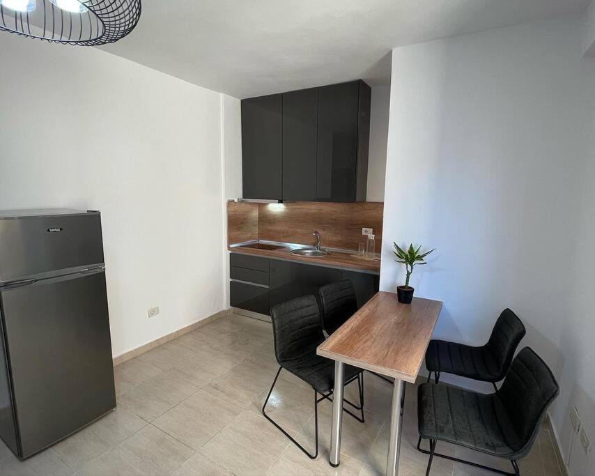Apartments Hi-Tech Durres Bagian luar foto
